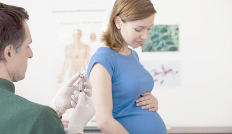Vaccinurile în Sarcină: Ce Este Recomandat pentru Mamă și Copil?